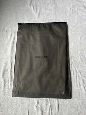 Fear of God Essentials SS22 Desert Taupe Logo T-Shirt Size Medium